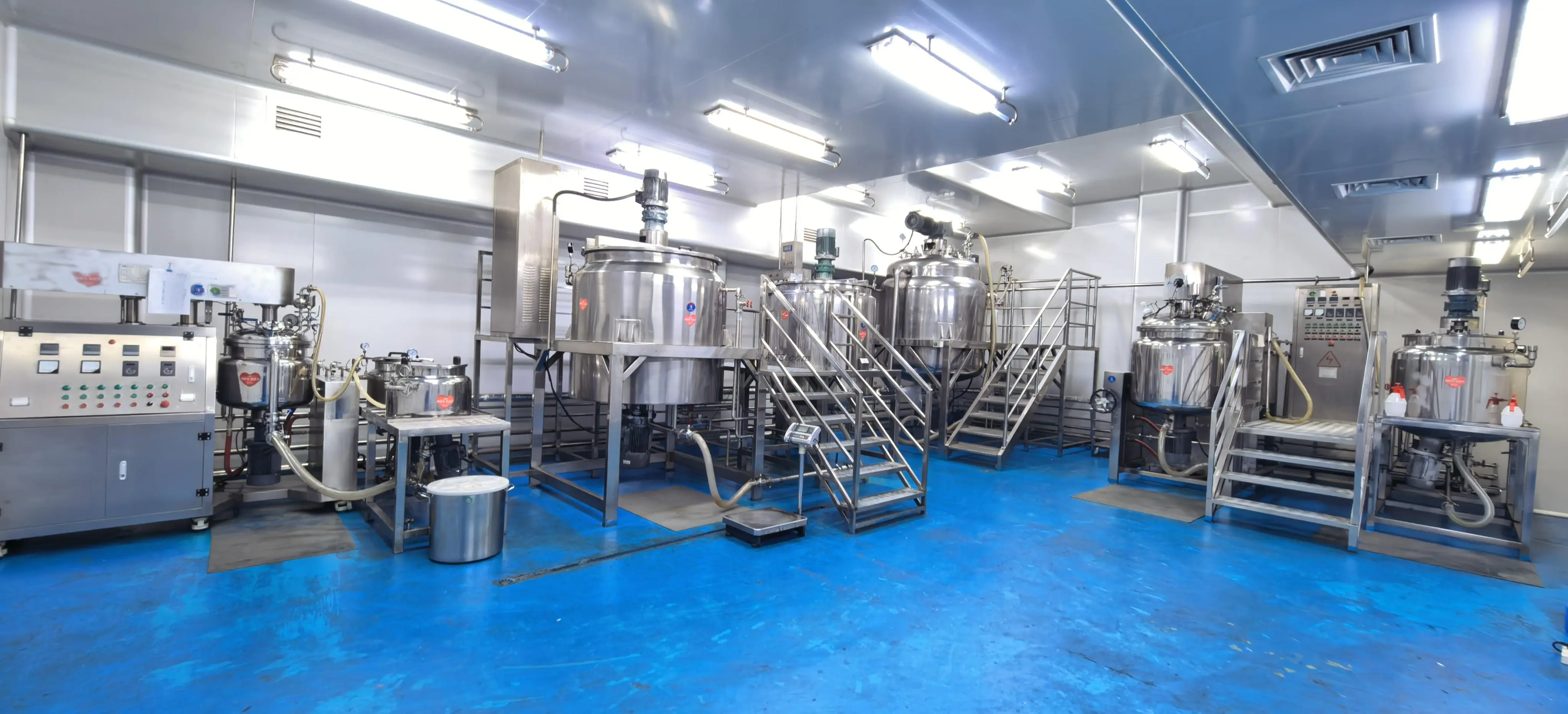 Third essential oil filling machine setup